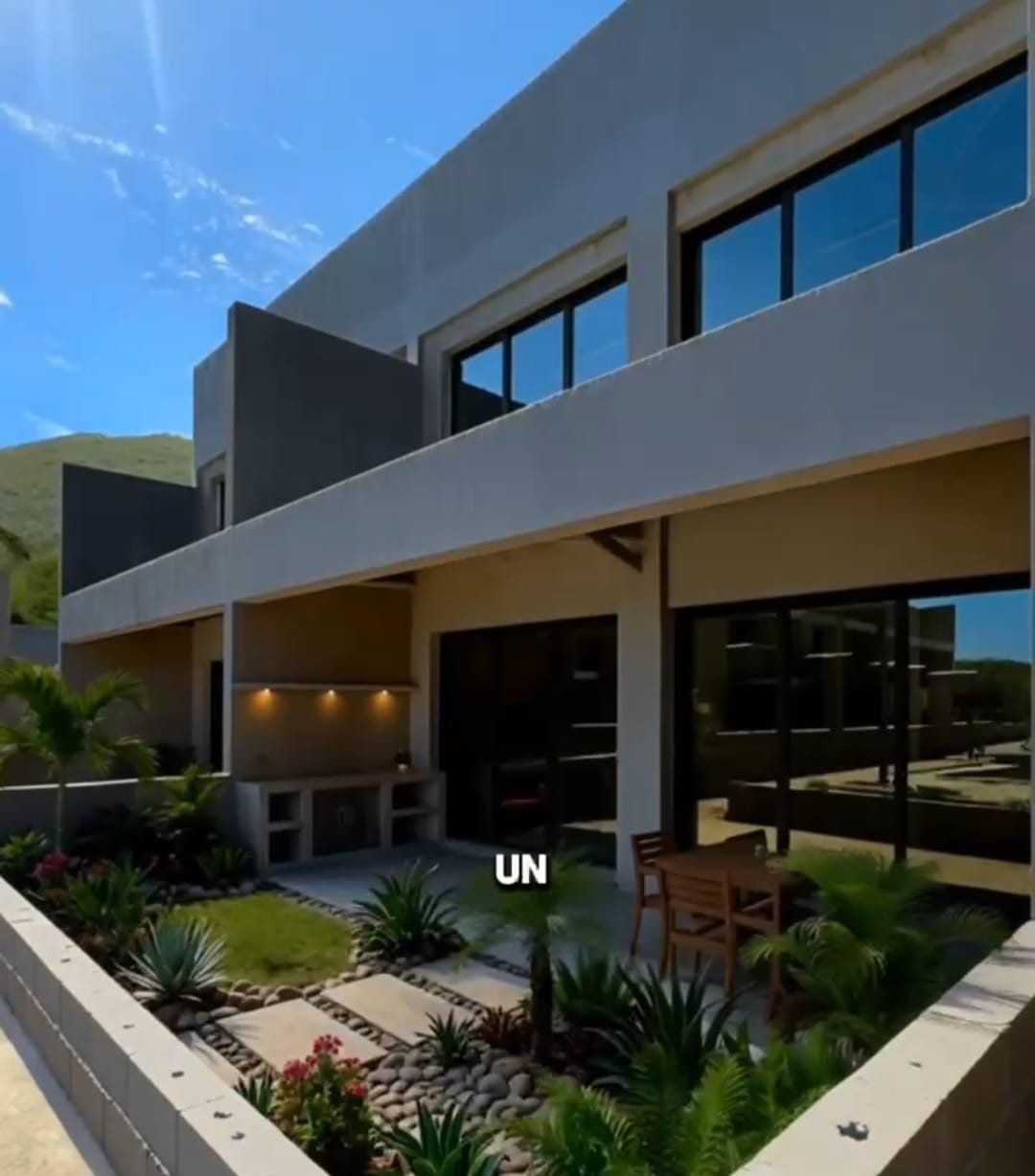 Внешний вид здания Los Geckos